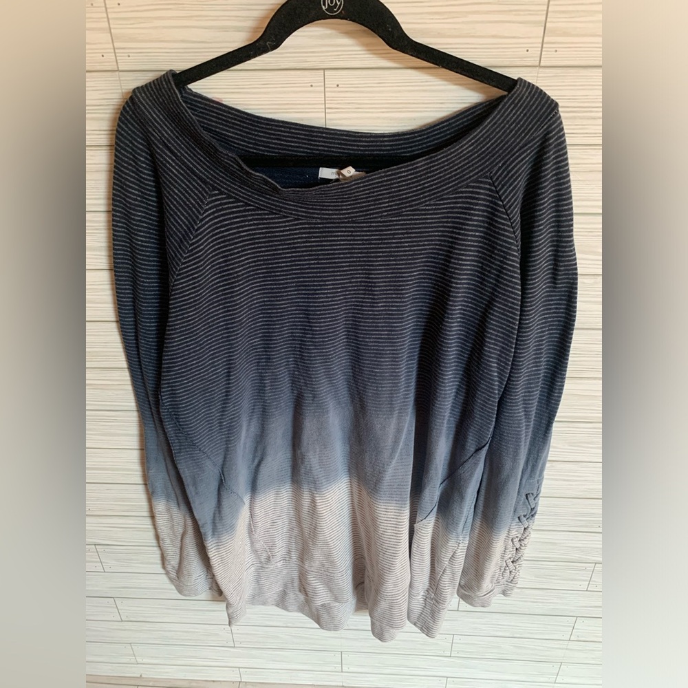 Maurice’s dip dye Tunic long sleeve sweat shirt with lace up sleeves